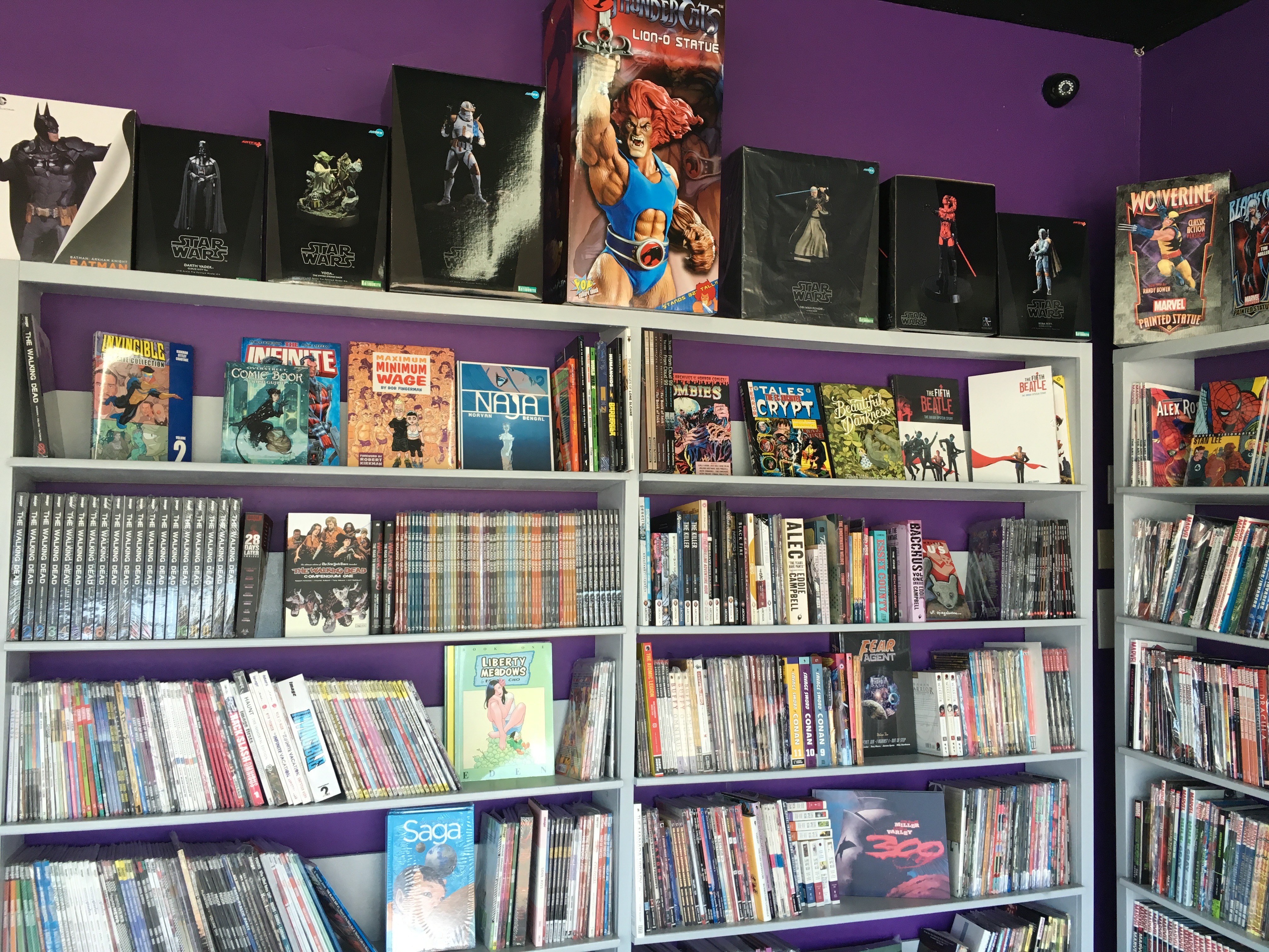 Mammoth Comics